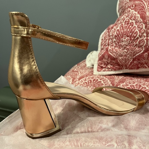 Halston Rose Gold heels size seven worn once - Picture 7 of 8